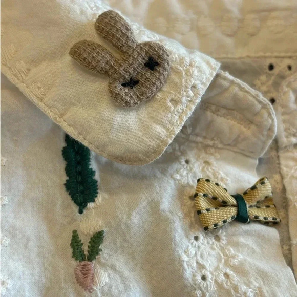 Vintage Inspired Eyelet Blouse with Embroidery - Picture 4 of 8